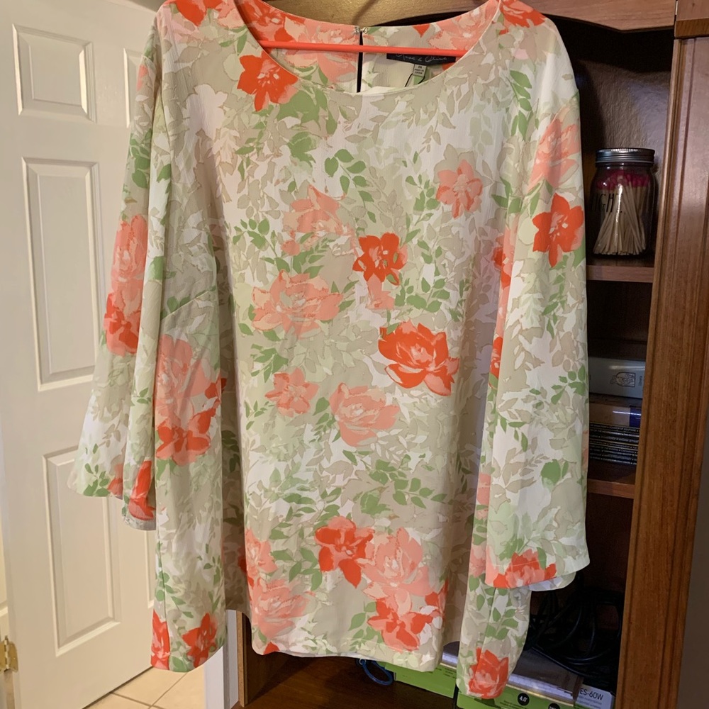 Rose & Olive Bell Sleeve Floral Shirt - NWT